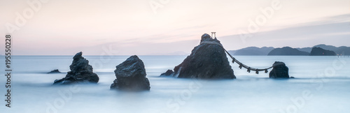 meoto-iwa-wedded-rocks-in-futaminoura-ise-prafektur