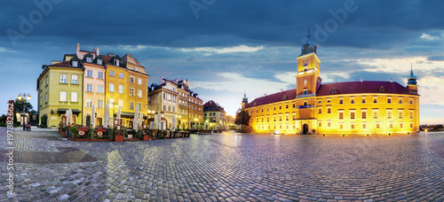 panorama-starego-miasta-w-warszawie-polska