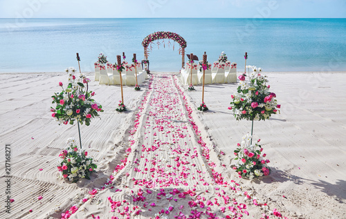 Beach Wedding Venue Settings With Decorating With Bunch Of Red And