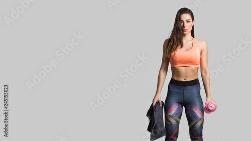 Beautiful fitness girl posing © Etoilestars