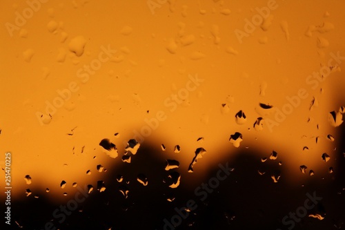 Gotas De Chuva No Pôr Do Sol Buy Photos Ap Images Detailview