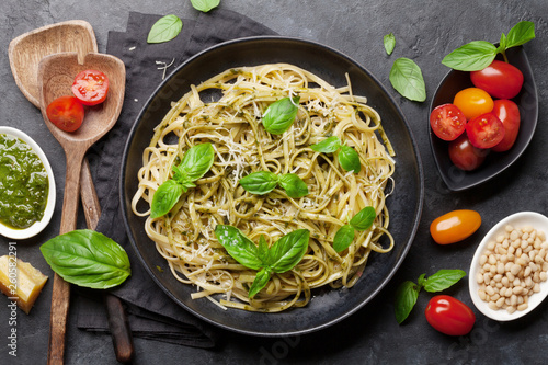 Spaghetti pasta with pesto sauce © karandaev