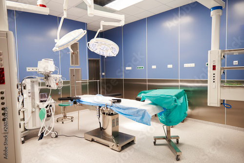 Shot of the operating room © gpointstudio