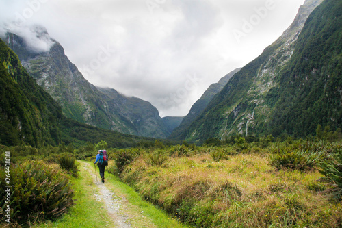 Deep valleys on the Milford Track - New Zealand © huci